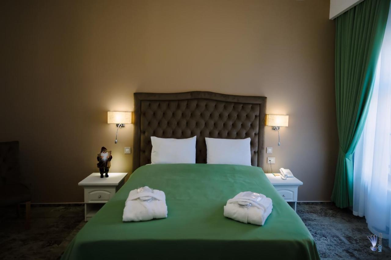 Hotel La Belle Epoque Petroşani Extérieur photo