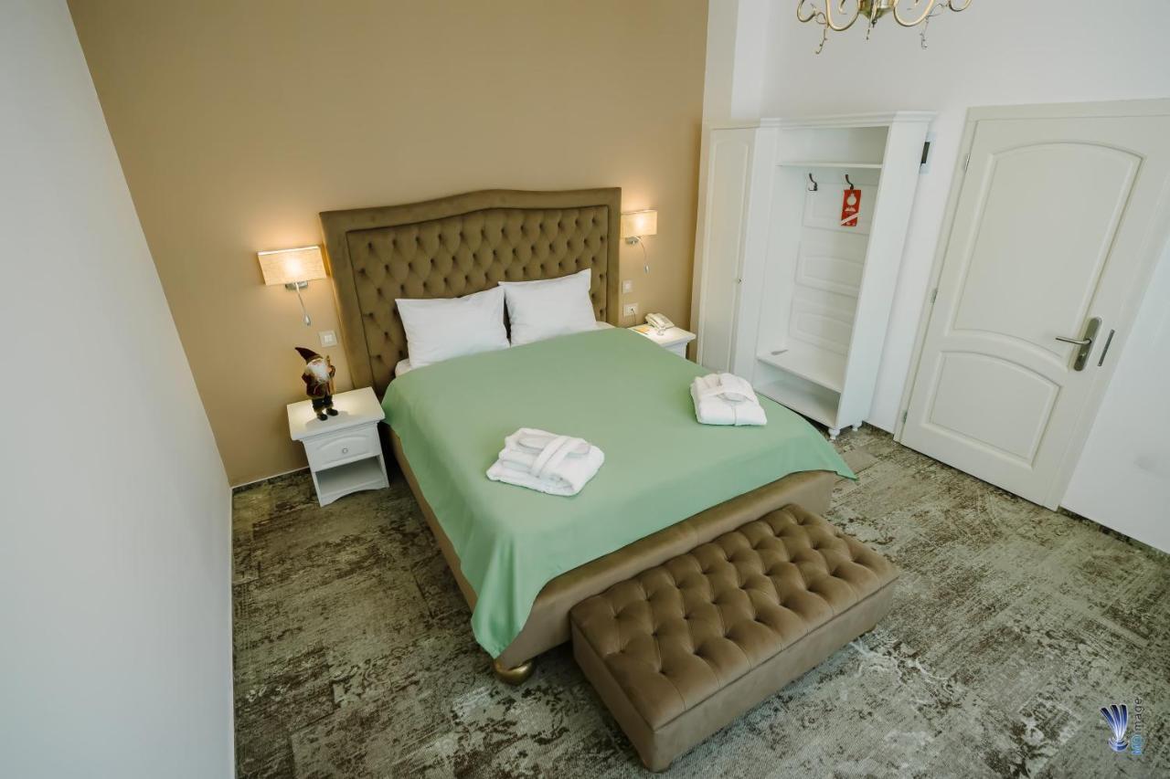 Hotel La Belle Epoque Petroşani Extérieur photo